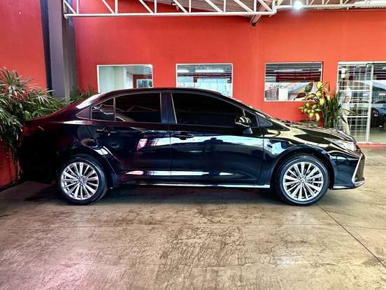 TOYOTA-COROLLA-2025