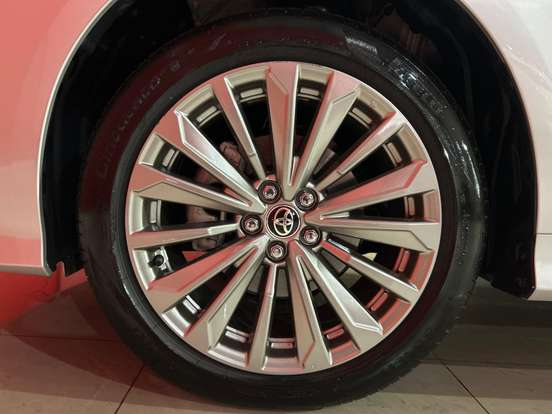 TOYOTA-COROLLA-2025
