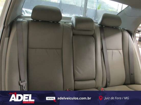 TOYOTA-COROLLA-2011