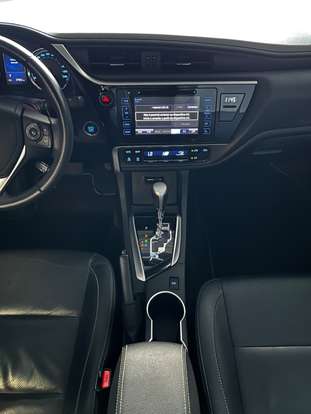 TOYOTA-COROLLA-2018