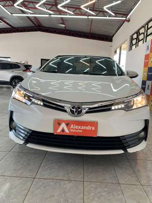 TOYOTA-COROLLA-2018