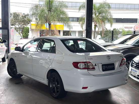 TOYOTA-COROLLA-2013