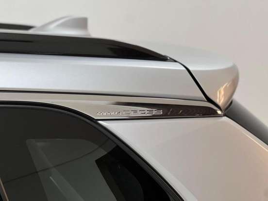 TOYOTA-COROLLA CROSS-2021