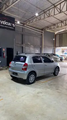 TOYOTA-ETIOS-2015