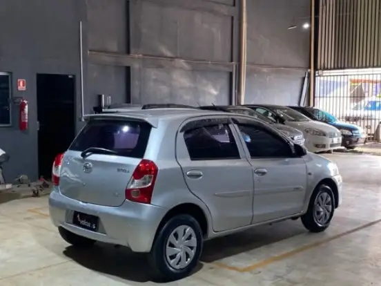 TOYOTA-ETIOS-1.3 X 16V FLEX 4P MANUAL TOYOTA-ETIOS-2015