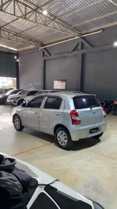 TOYOTA-ETIOS-2015