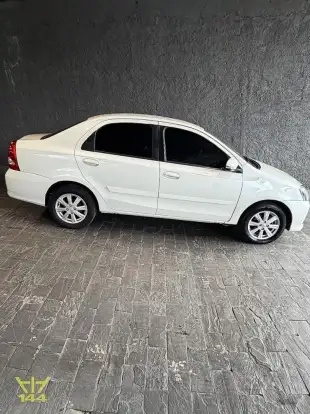 TOYOTA-ETIOS-2019