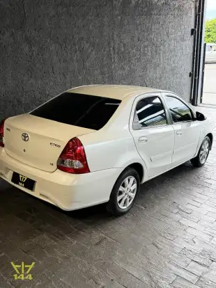 TOYOTA-ETIOS-1.5 X PLUS SEDAN 16V FLEX 4P AUTOMÁTICO TOYOTA-ETIOS-2019