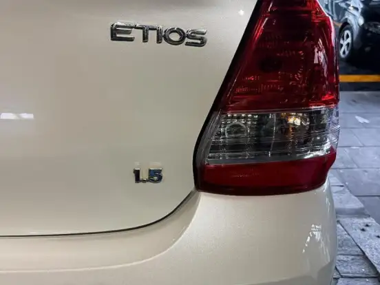 TOYOTA-ETIOS-1.5 X PLUS SEDAN 16V FLEX 4P AUTOMÁTICO TOYOTA-ETIOS-2019