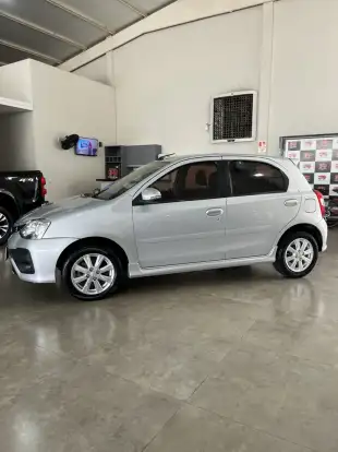 TOYOTA-ETIOS-2017