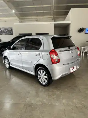 TOYOTA-ETIOS-2017