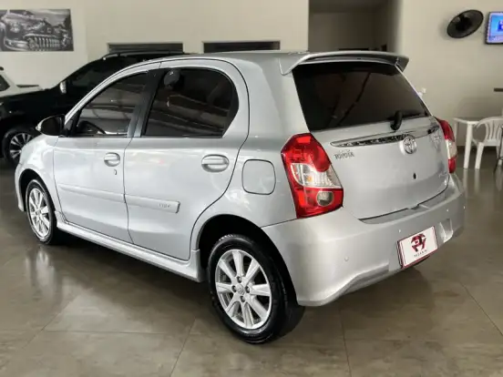 TOYOTA-ETIOS-1.5 XLS 16V FLEX 4P AUTOMÁTICO TOYOTA-ETIOS-2017