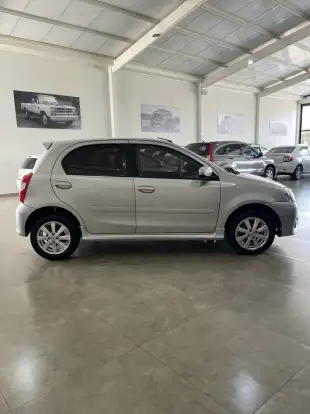 TOYOTA-ETIOS-2017