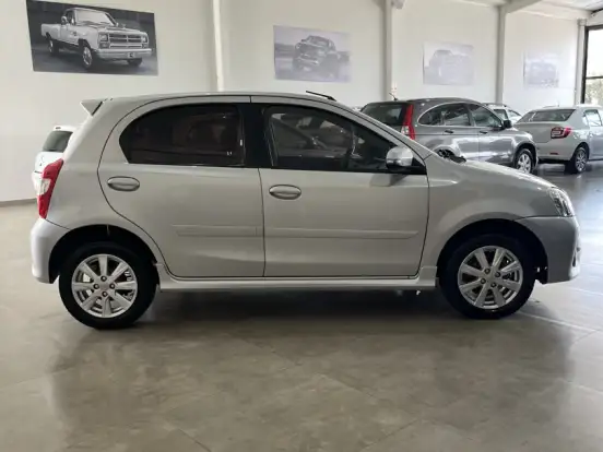 TOYOTA-ETIOS-1.5 XLS 16V FLEX 4P AUTOMÁTICO TOYOTA-ETIOS-2017