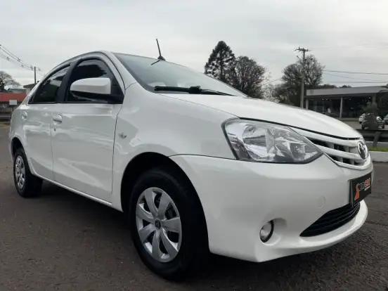 TOYOTA-ETIOS-2016