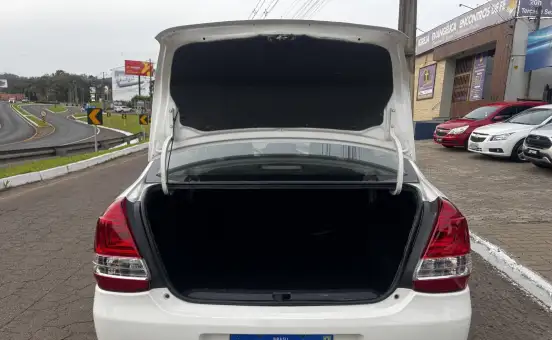 TOYOTA-ETIOS-2016