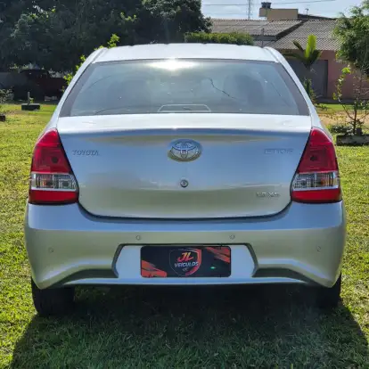 TOYOTA-ETIOS-2017