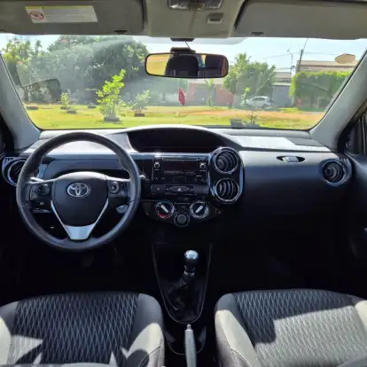 TOYOTA-ETIOS-2017