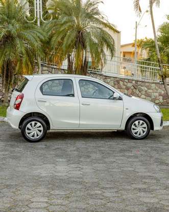 TOYOTA-ETIOS-1.3 X 16V FLEX 4P MANUAL TOYOTA-ETIOS-2017