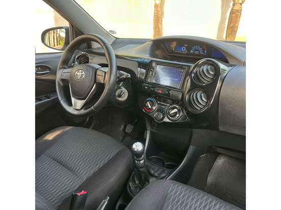 TOYOTA-ETIOS-2016