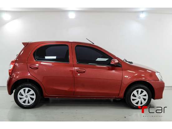TOYOTA-ETIOS-2014