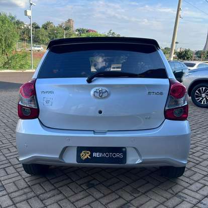 TOYOTA-ETIOS-2018