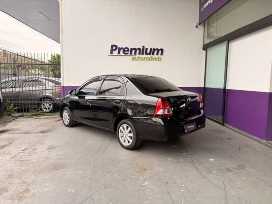 TOYOTA-ETIOS-2021
