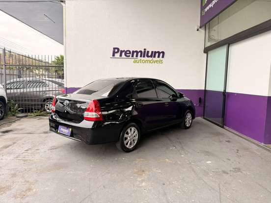 TOYOTA-ETIOS-2021