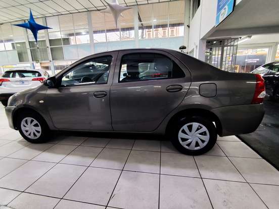 TOYOTA-ETIOS-2016