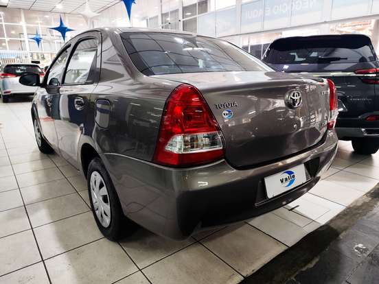 TOYOTA-ETIOS-2016