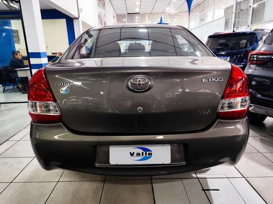 TOYOTA-ETIOS-2016