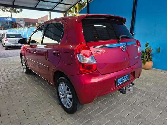 TOYOTA-ETIOS-2015