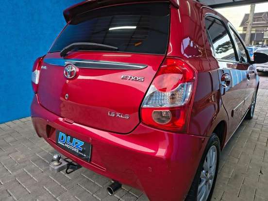TOYOTA-ETIOS-2015