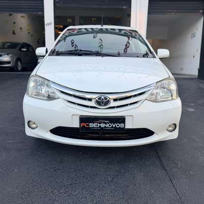 TOYOTA-ETIOS-1.5 XLS SEDAN 16V FLEX 4P MANUAL TOYOTA-ETIOS-2013