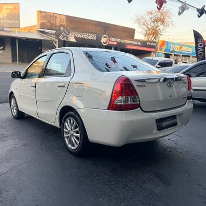 TOYOTA-ETIOS-2013