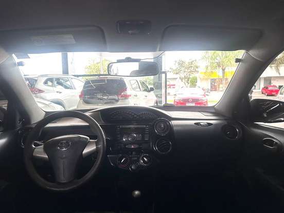 TOYOTA-ETIOS-1.5 XS SEDAN 16V FLEX 4P MANUAL TOYOTA-ETIOS-2014