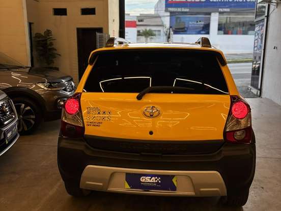 TOYOTA-ETIOS CROSS-1.5 16V FLEX 4P MANUAL TOYOTA-ETIOS CROSS-2013