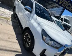 TOYOTA HILUX 2.8 D-4D TURBO DIESEL CD POWER PACK 4X4 MANUAL TOYOTA HILUX 2.8 D-4D TURBO DIESEL CD POWER PACK 4X4 MANUAL