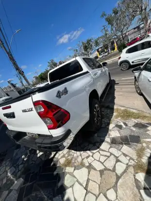 TOYOTA-HILUX-2023