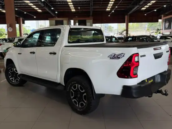 TOYOTA-HILUX-2.8 D-4D TURBO DIESEL CD POWER PACK 4X4 MANUAL TOYOTA-HILUX-2022
