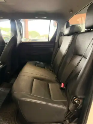 TOYOTA-HILUX-2022