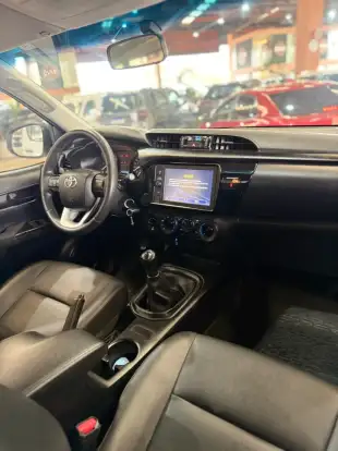 TOYOTA-HILUX-2022