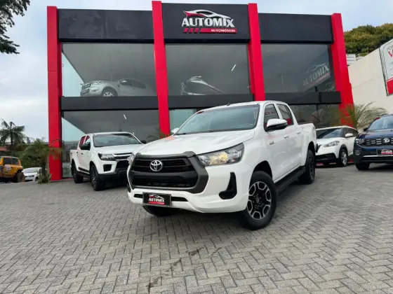 TOYOTA HILUX 2.8 D-4D TURBO DIESEL CD POWER PACK 4X4 MANUAL