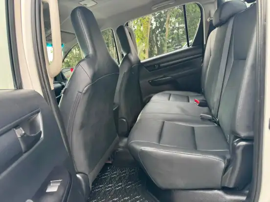 TOYOTA-HILUX-2022