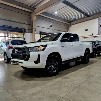 TOYOTA-HILUX-2.8 D-4D TURBO DIESEL CD SR 4X4 AUTOMÁTICO TOYOTA-HILUX-2021