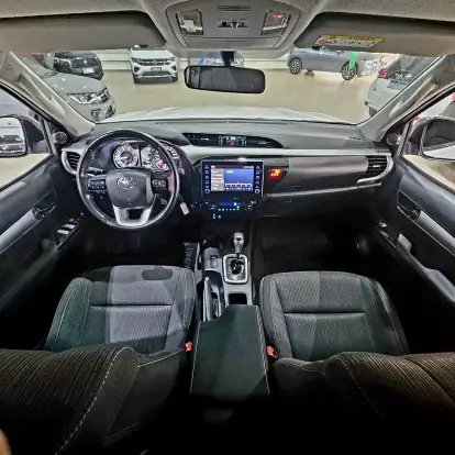 TOYOTA-HILUX-2021