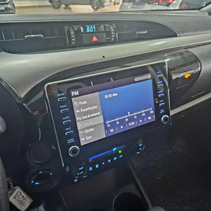 TOYOTA-HILUX-2021