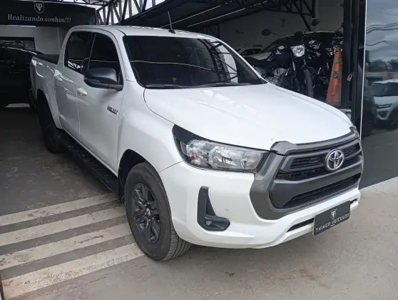 TOYOTA HILUX 2.8 D-4D TURBO DIESEL CD SR 4X4 AUTOMÁTICO