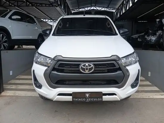 TOYOTA-HILUX-2023