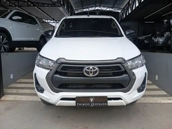 TOYOTA-HILUX-2.8 D-4D TURBO DIESEL CD SR 4X4 AUTOMÁTICO TOYOTA-HILUX-2023